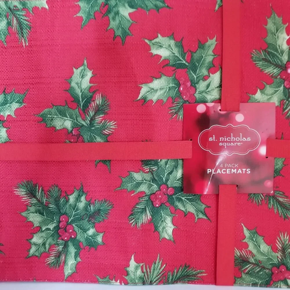 Holiday Placemats Holly Berry St. Nicolas Square Set of 4 Traditional NEW